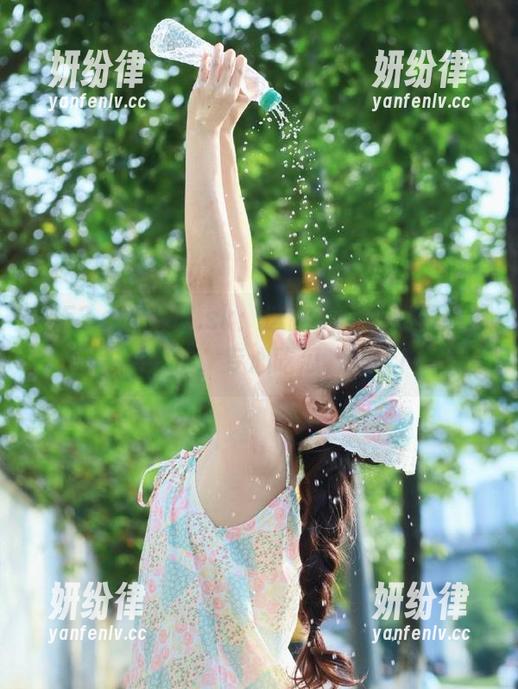 153.sk：这款app让我们抛掉生活烦恼，专心吃瓜，哈哈！