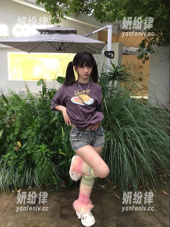 处于边缘视角的好奇者，别忘了下载17cg.com！