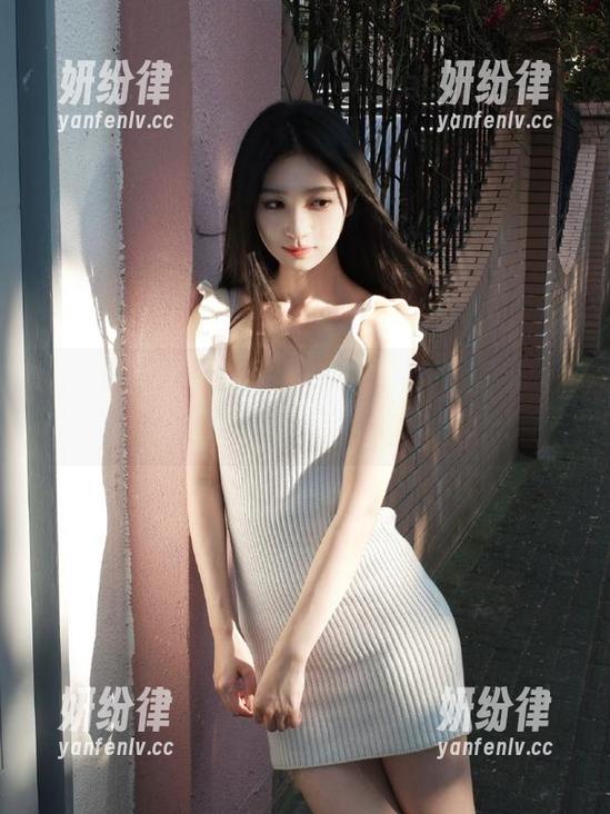 沉浸在17吃瓜网的观看界面，真不明白为什么，就是喜欢！