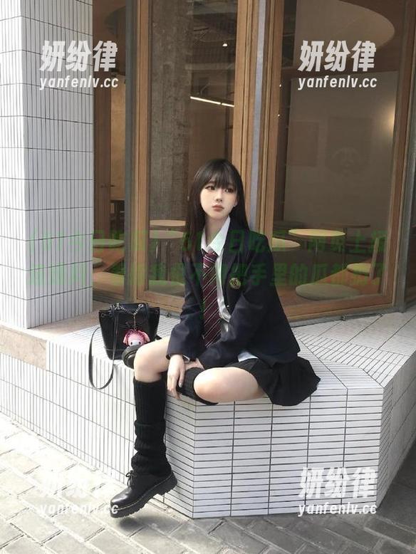 51今日吃瓜 “51今日吃瓜”网页上接连爆料,看得我恨不得把手里的瓜都扔了!