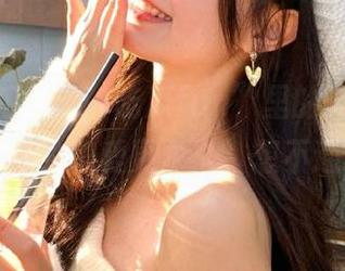 “51吃瓜fun”里的瓜，似乎比我的恋爱更永久，想不通！