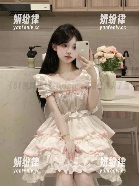 51黑料app：看瓜看得入了迷，停不下来