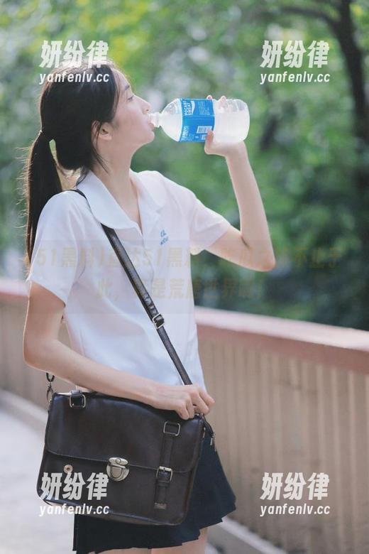 51黑料 直达51黑料,吃瓜之旅不止于此,真是荒唐世界啊!