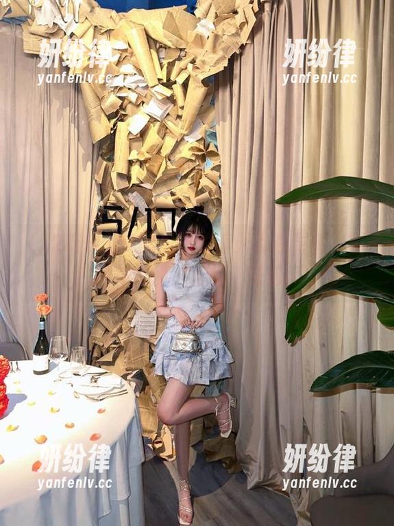 52吃瓜 52吃瓜里的每天都在更新,链接你我的“吃瓜”时刻。