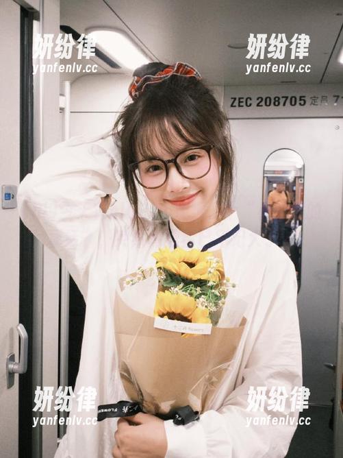 今天在hl02.co观看了个“小时候的童话”，突然觉得自己年纪大了…