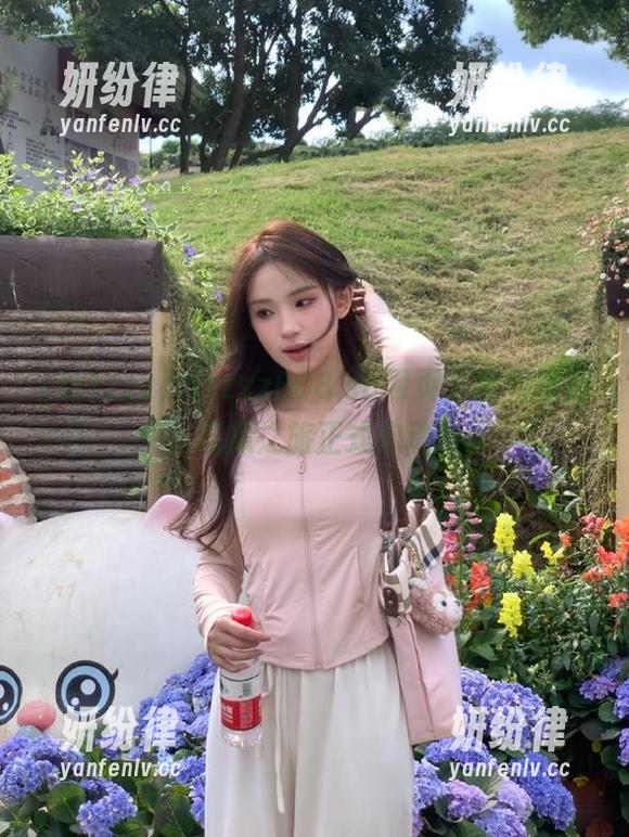 tttzzz668.su网页，黑料接力，吃瓜之旅正式启动！