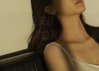 一条来自“www51”的视频，犹如一场心灵的视听派对，胭脂味扑面而来