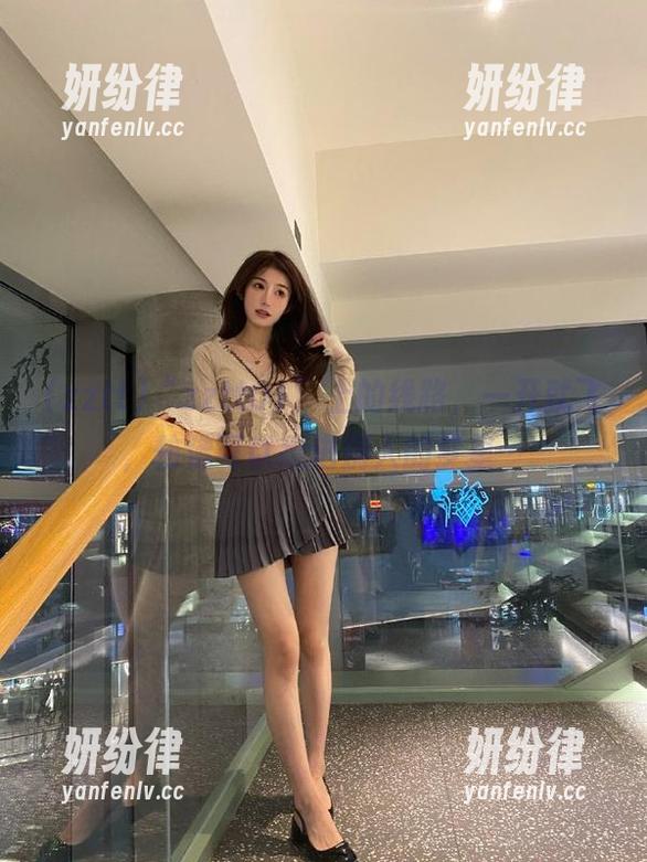 zztt “zztt01”上的线路,一开就飞,仿佛可以绕进别人的梦里…