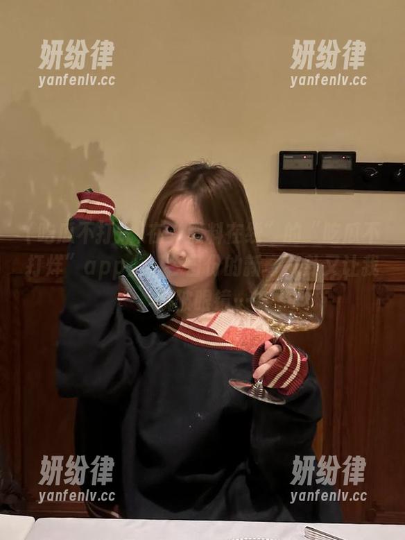 在“黑料在线”的“吃瓜不打烊”app上，今日份的新奇八卦又让我跌破眼镜…