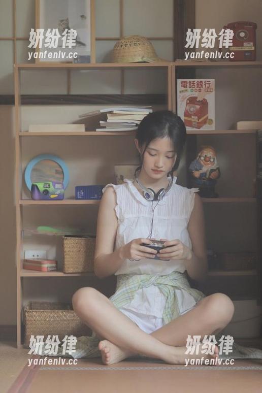 吃瓜网的那条八卦入口：真佩服网友们的想象力，情节能扯到月球的水准。