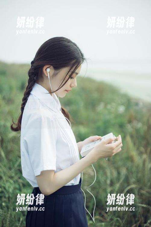 吃瓜网ios版：朝阳下，瓜果成熟，来一波轻松八卦吧！