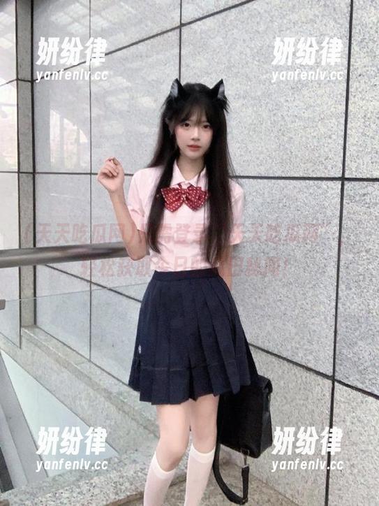 天天吃瓜网 只需登录“天天吃瓜网”,轻松获取今日的瓜田秘闻!