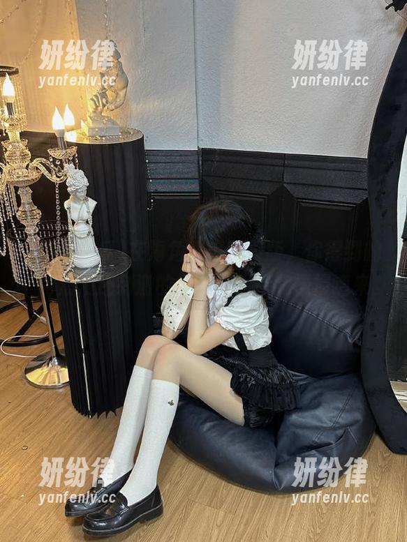 海角吃瓜 在海角吃瓜苹果版,你得到的比浪漫还刺激的是什么?看我慢慢道来