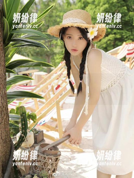 当全网都在忙着刷剧，网红吃瓜苹果版偏偏选择爆料，果然嗅觉敏锐呢。