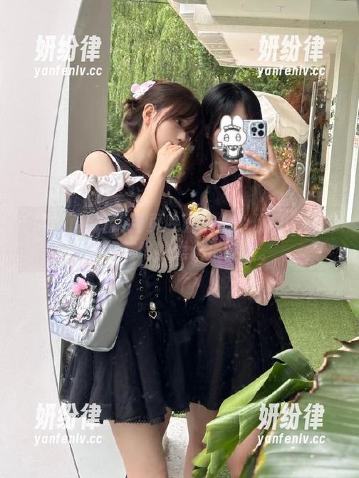 首页收藏！像个侦探一样挖掘好莱坞的黑料正能量。