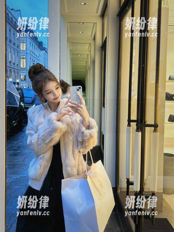黑料社 安卓小伙伴不小心下载黑料社,日常吃瓜还得有脑,哈哈。