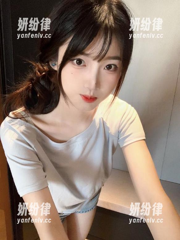 在线导航黑料社区，让八卦险象环生，别太投入啊！