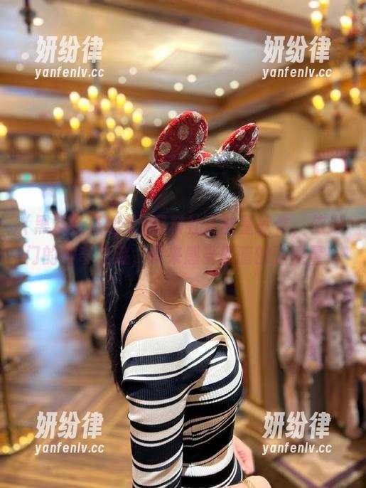 黑料社正能量软件，传送门的神奇之旅，快来感受黑暗的正能量！