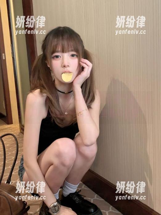 按下“黑料网”在线看，永久成为吃瓜界的资深评论员，坐看风云变！