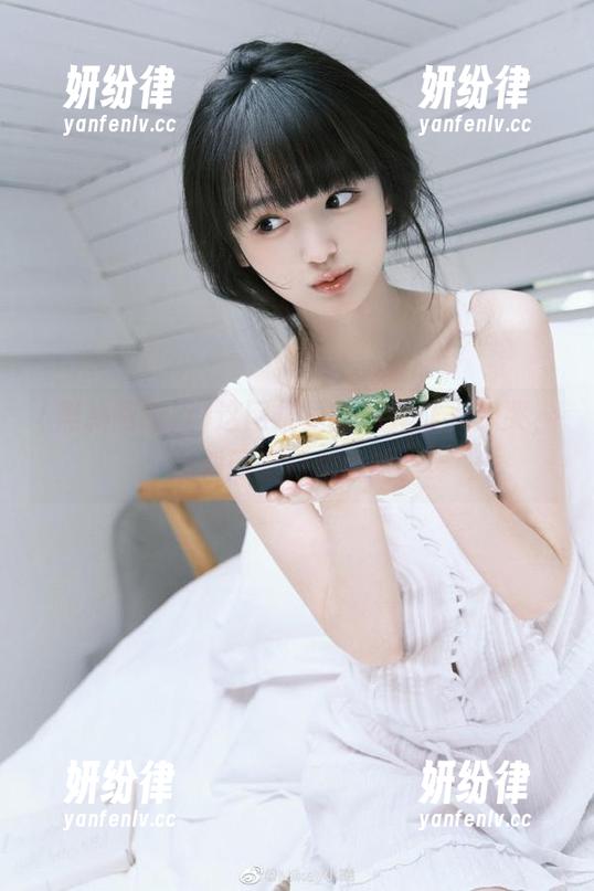 这网址里的瓜真让人想哭，黑料网曝门都够呛！